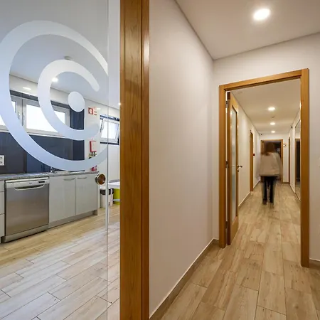 Central Suites Pensjonat São João da Madeira