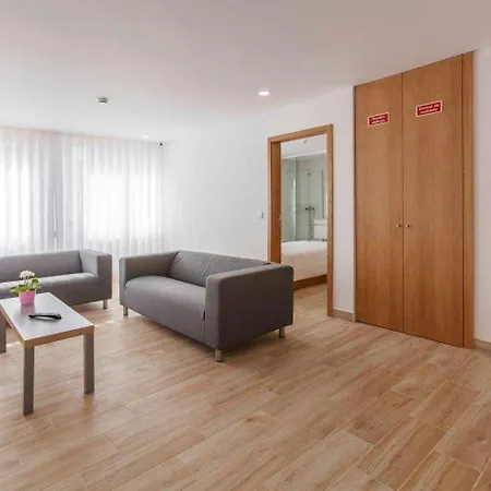 Central Suites Gæstehus São João da Madeira