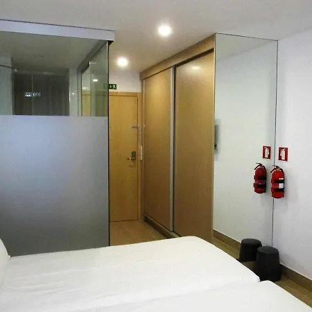 招待所 Central Suites